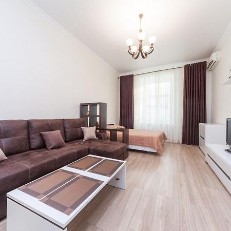 Center, Apartment On Deribasovskaya 10 Odessa Exterior foto